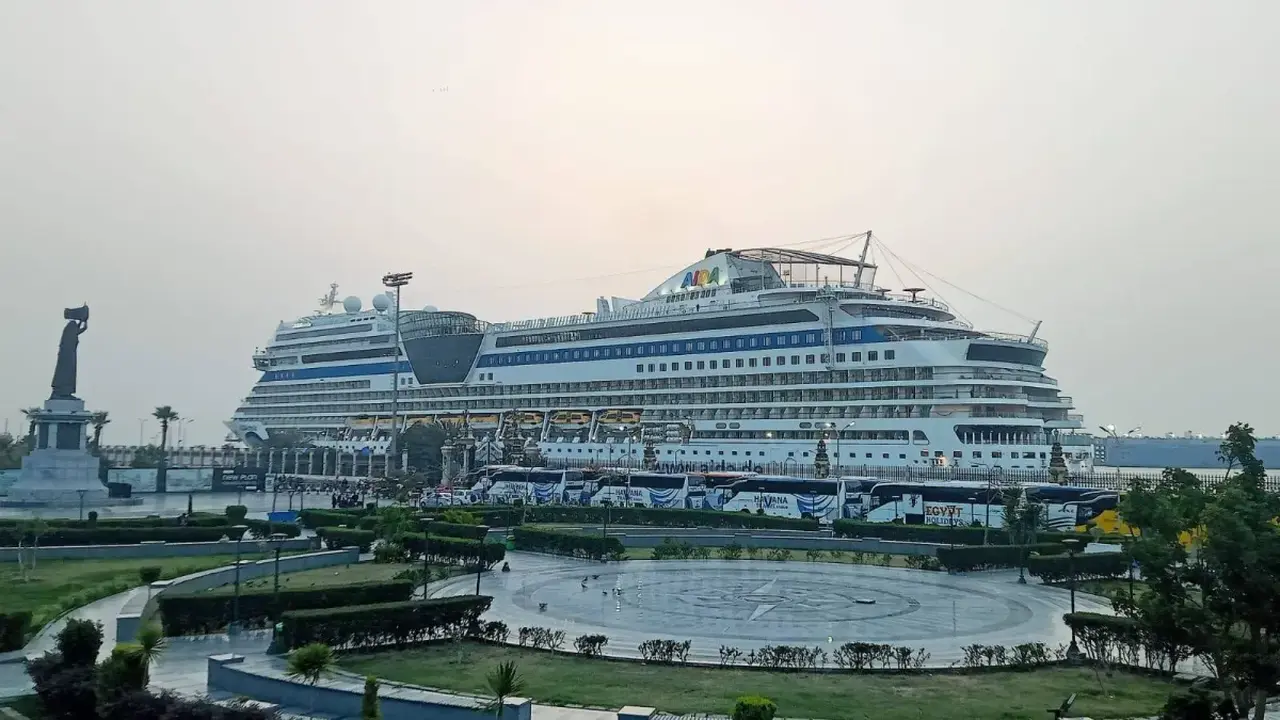 مصر تستقبل سفينة سياحية في بورسعيد لتعزيز سياحة اليوم الواحد بشكل موسع